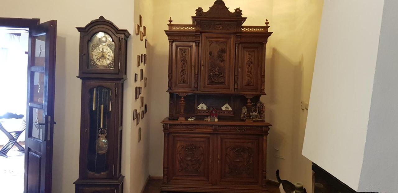 La Mihai Lupeni  المظهر الخارجي الصورة