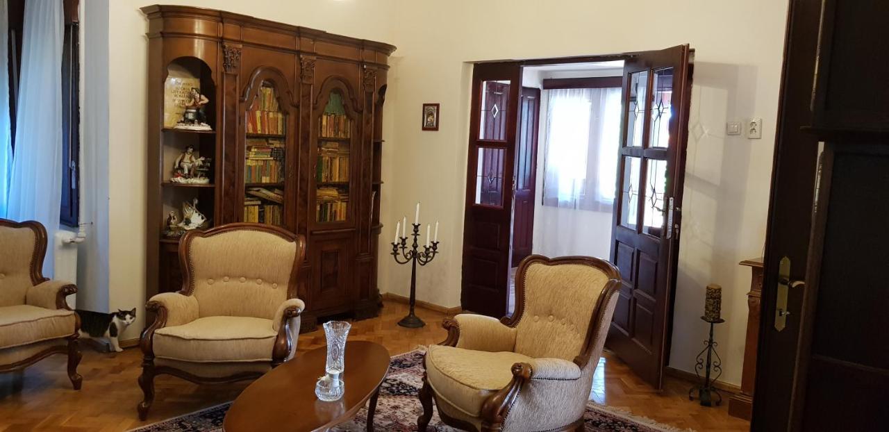 La Mihai Lupeni  المظهر الخارجي الصورة